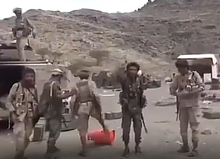 حقيقة فيديو استيلاء الحوثيين على أسلحة قوات الطوارئ اليمنية بعد فرارها في مأرب