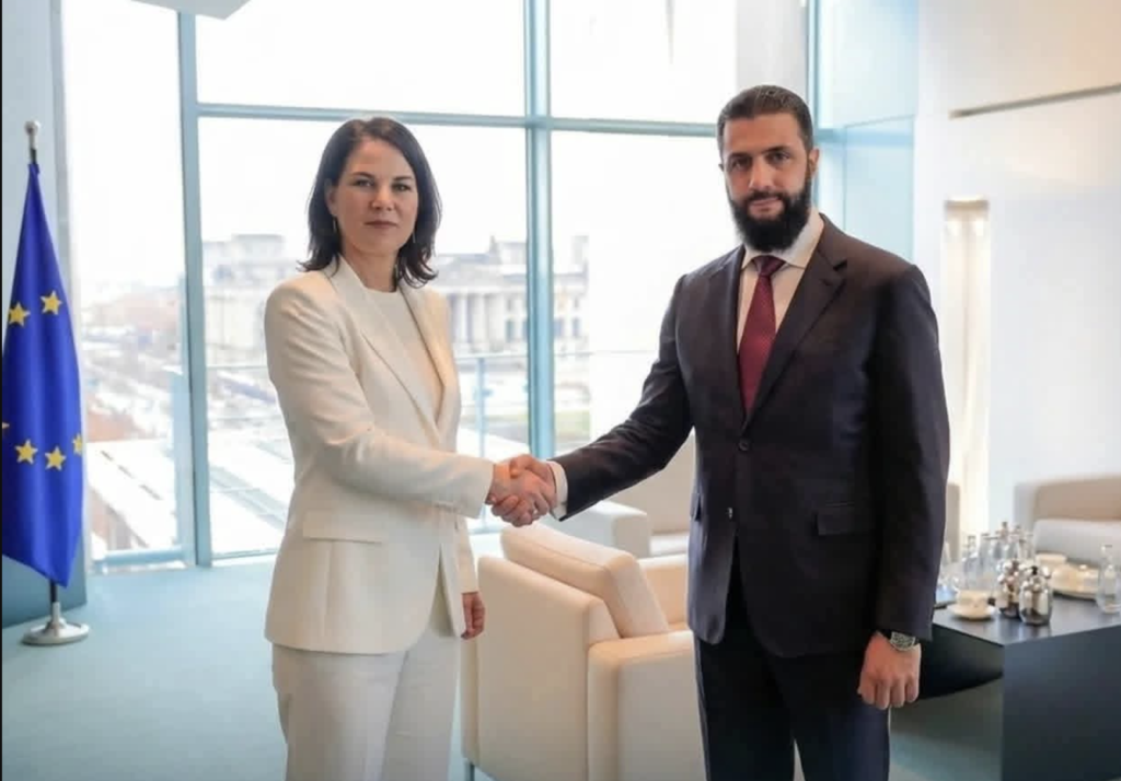 بين برلين والأمم المتحدة.. رادار تكشف زيف صورة “الشرع وبيربوك” المولدة بالذكاء الاصطناعي