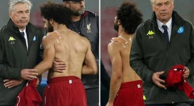 صور حصول مدرب ريال مدريد على قميص محمد صلاح قديمة