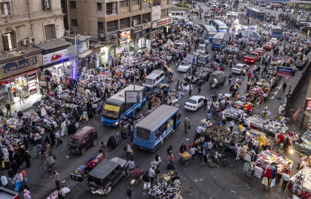 "تراجع مستمر".. هل يزيد سكان مصر 2 مليون سنوياً حقاً؟